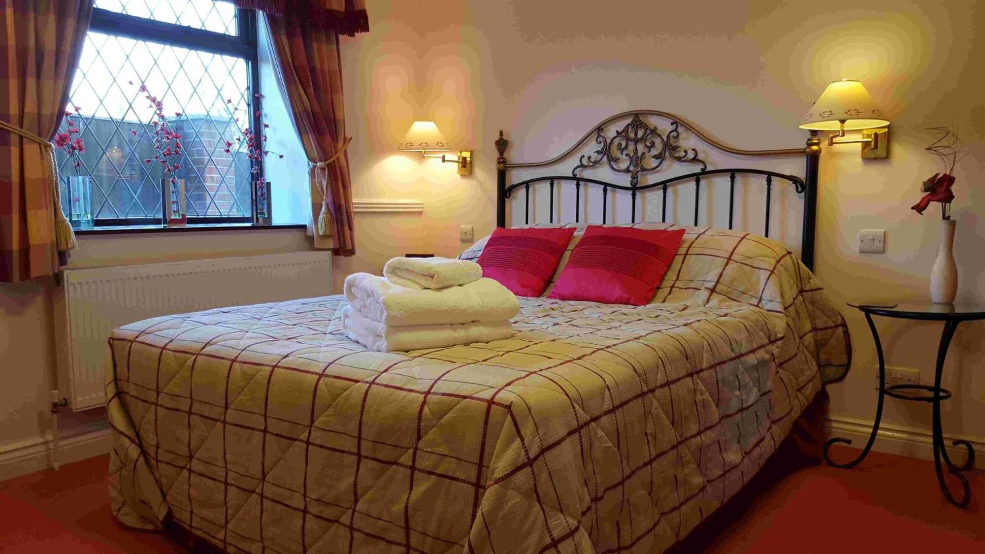 Oyo The Walnut Tree Otel West Camel Dış mekan fotoğraf